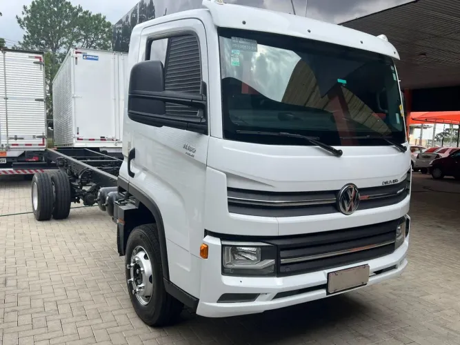 VOLKSWAGEN 11-180 Delivery 4x2 2p (diesel)(E6)