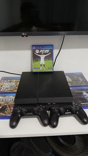 PS4 Fat 1TB + 2 Controles + 5 Jogos - Excelente Estado | R$ 1.150