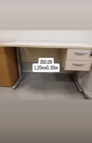 Mesas para escritório em bom estado.
