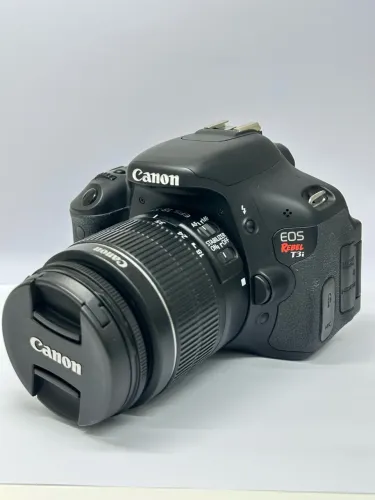 Câmera Canon Eos T3I com apenas 4 mil click,s
