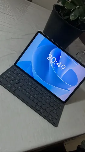 Lenovo Idea Tab Plus com Capa Teclado + Caneta
