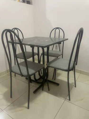 Mesa granito 70x70 c/4 cadeiras