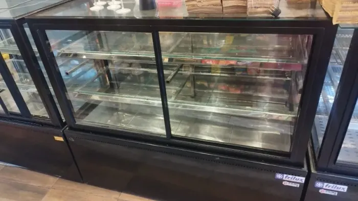 VITRINE AQUECIDA AUTOATENDIMENTO FRILUX 1,40MTS