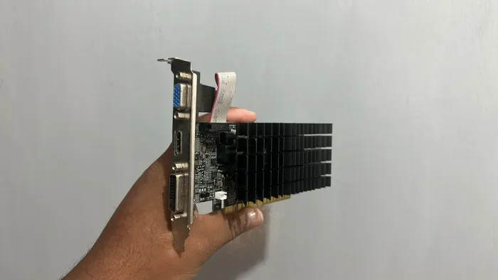 Placa de vídeo G210 1Gb- VGA - Hdmi - DVI