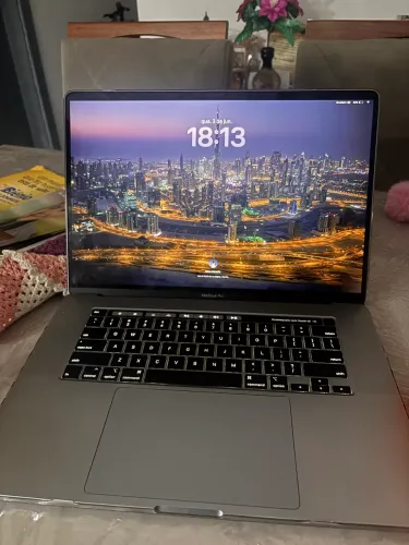 MacBook Pro 16 - 2019 | Intel i7 | 16GB RAM | Excelente estado