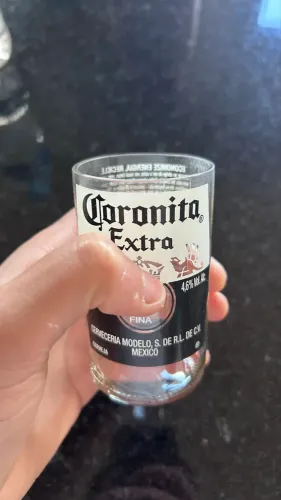 Copo Artesanal de Garrafa Coronita ?