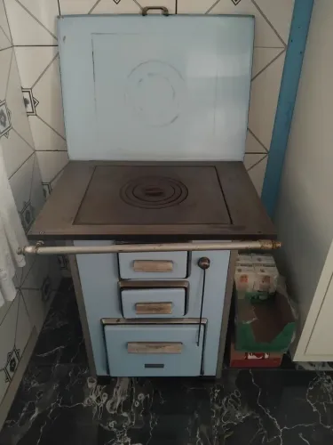 Vendo fogão a lenha