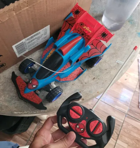 Carrinho homem aranha controle remoto