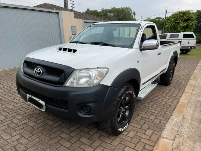 Toyota Hilux CS D4-d 4X4 2.5 16V 102cv TB Dies. 2011
