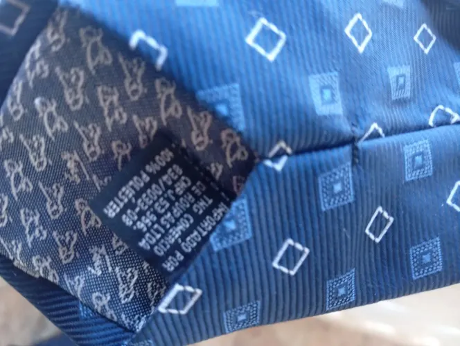 Gravata ? Azul ?
