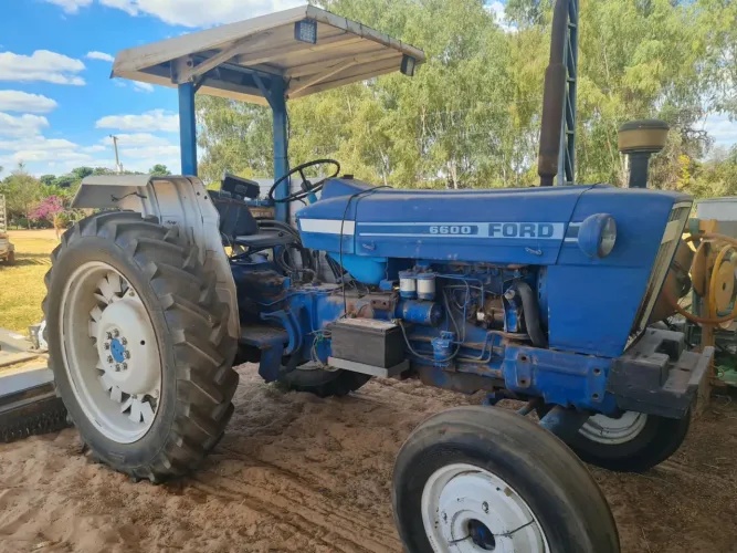 Trator ford 6600