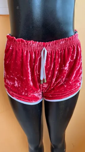 SHORTS VELUDO,VESTE 34 ao 38