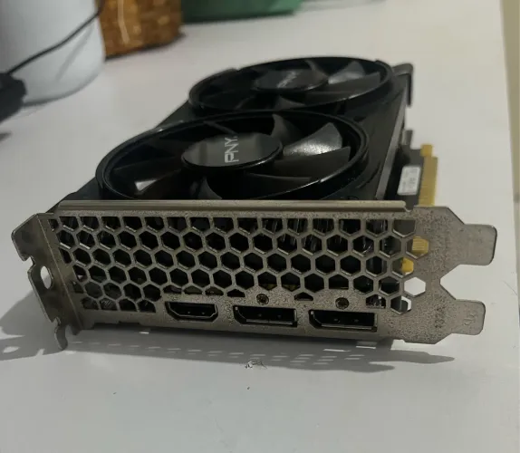 Gtx 1650 PNY com defeito 