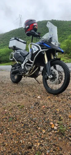 Vendo linda BMW f800 2018 versão Adventure toda perfeita sem arranhões já com carenagem