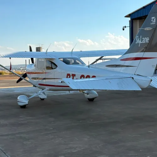 AERONAVE 182T