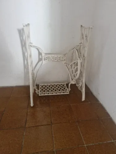 Base de maquina - Singer - Antigo