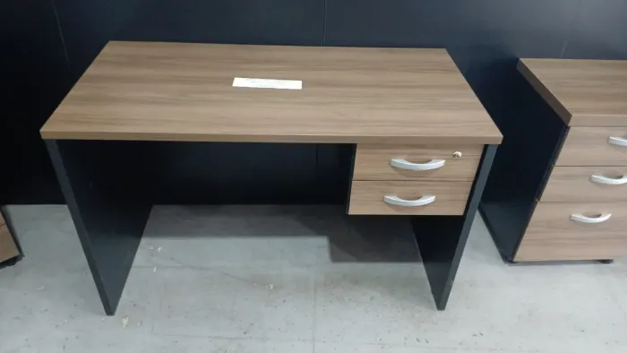 Mesa para escritório ou reunião