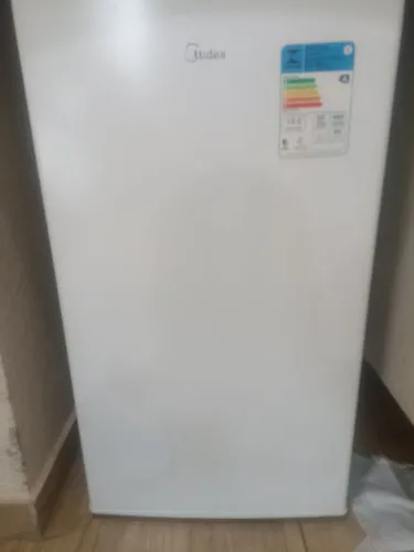 Frigobar Midea 93 litros