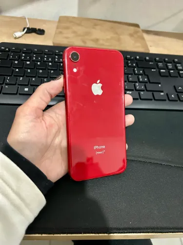 iPhone XR vermelho 256gb