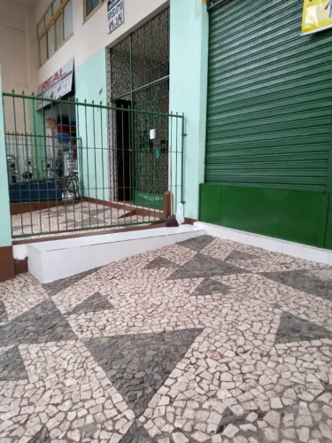 Alugo Loja de 162 m2 na rua principal da Sete Portas