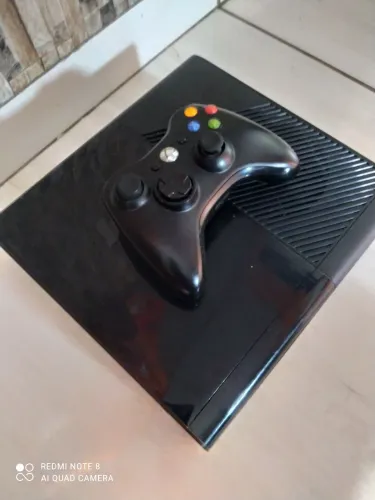 Xbox 369 super slim desbloqueado com HD de 500 GB e Kinect