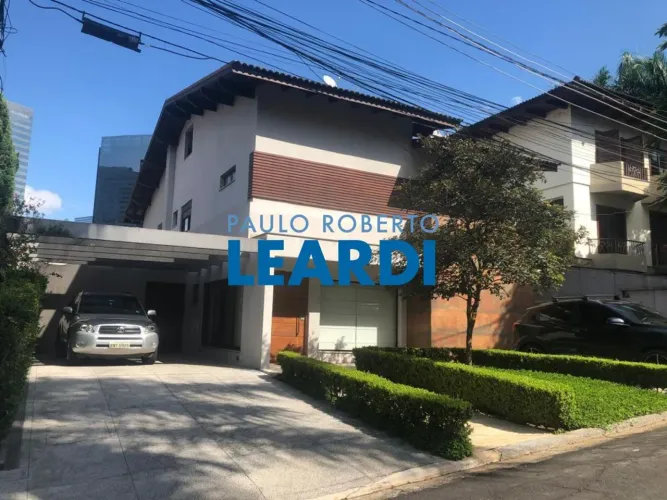 CASA EM CONDOMÍNIO - PANAMBY - SP