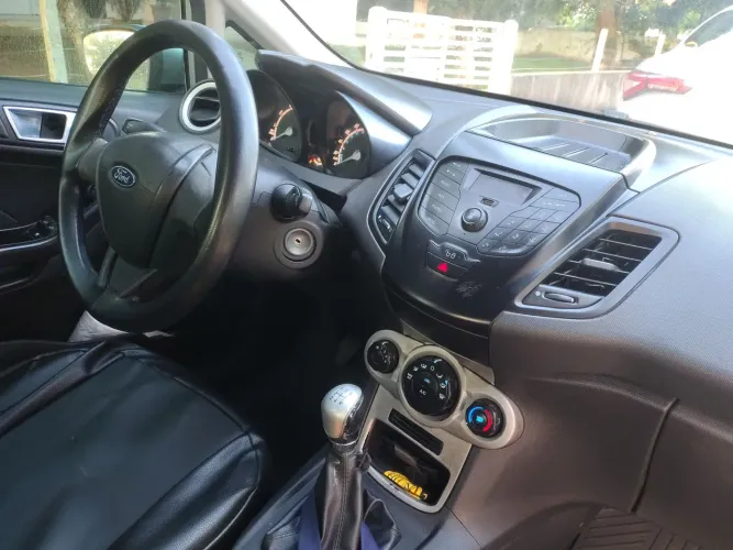 Ford Fiesta 1.5 16V Flex Mec. 5P 2015