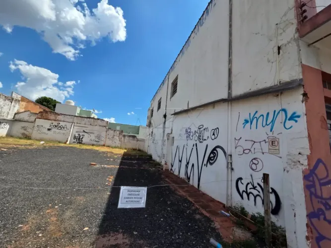 Terreno / venda - 238m² plano / Centro de Bauru - SP