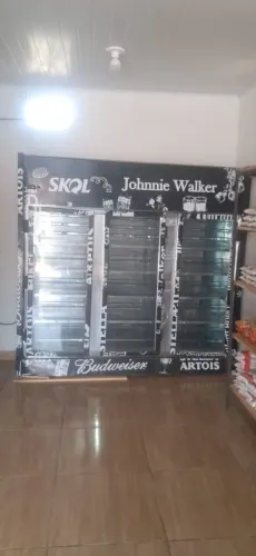 Vende-se freezer repositor vertical com 3 portas