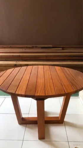Mesa Redonda em Madeira Maciça Jatobá a Partir de: