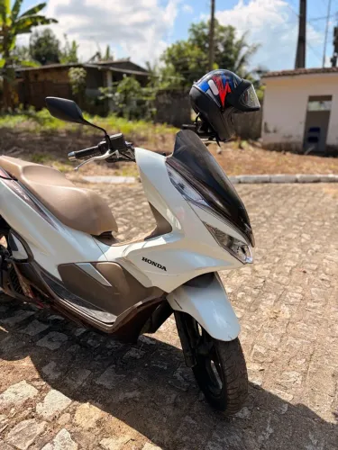 MOTO PCX DLX SEMI-NOVA 