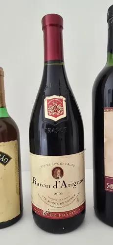 Garrafas de vinho antigas para colecionador 