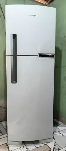 Vendo geladeira  Brastemp semi-nova