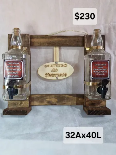 Suporte artesanal para 2 garrafas com torneirinha, personalizado "cantinho do churrasco ".