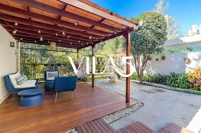 Casa em condomínio no Ecoville | 5 quartos | Lazer completo