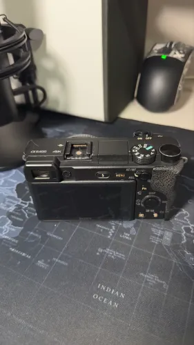 Câmera Sony a6400 (somente corpo)