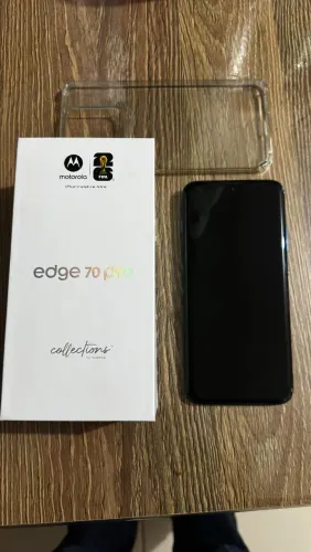 Edge 70 Pro 256 GB seminovo