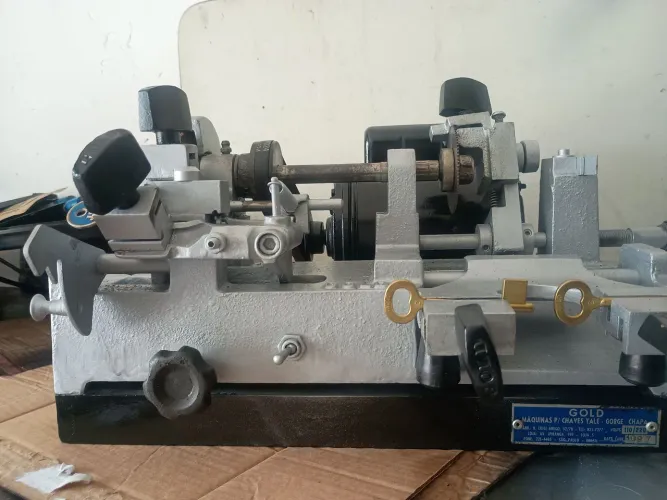 Máquina de Corta chaves N° 5