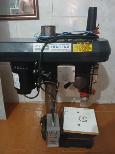 Vendo furadeira e rosqueadeira Hiro
