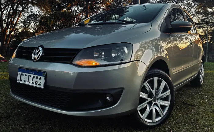 Volkswagen Fox 1.0 MI Total Flex 8V 5P 2012