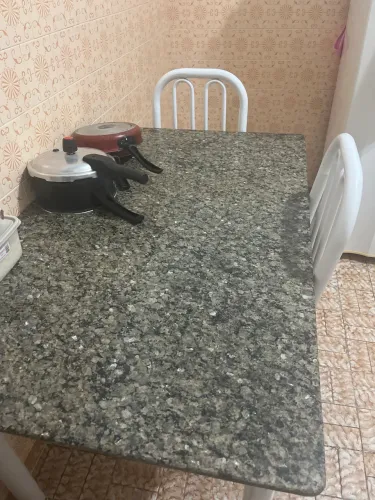 Mesa de mármore 6 cadeiras 