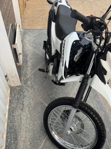 Bros 160 2023 muito bem conservada