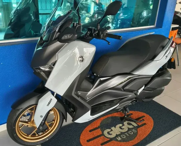 YAMAHA XMAX 300 CONNECTED ABS 2025/2026