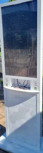Totem de publicidade COMPLETO tela LED de 40 polegadas com carregadores de celular