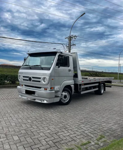 VW 8.150 PLATAFORMA GUINCHO 
