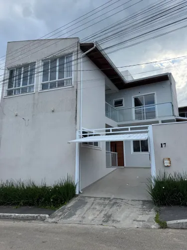 Alugo casa em potecas 