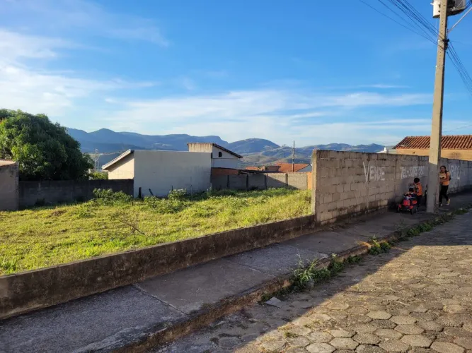 Excelente lote à venda em Borda da Mata em ótima localização