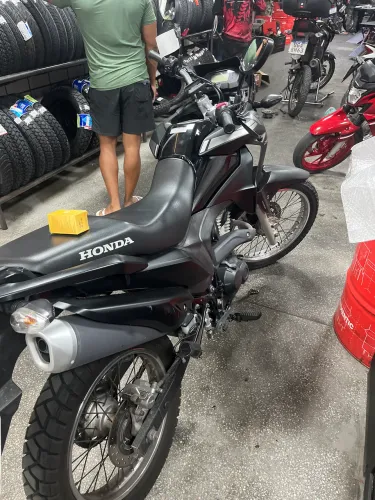 Vendo moto XRE 190 2024