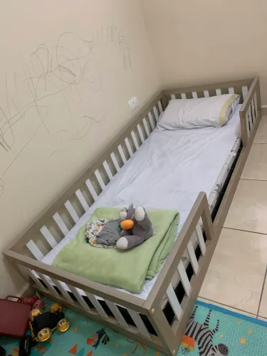 Cama montessoriana infantil com colchão