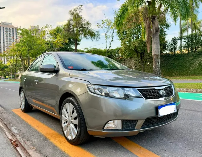 Kia Motors Cerato 1.6 16V Aut. 2013